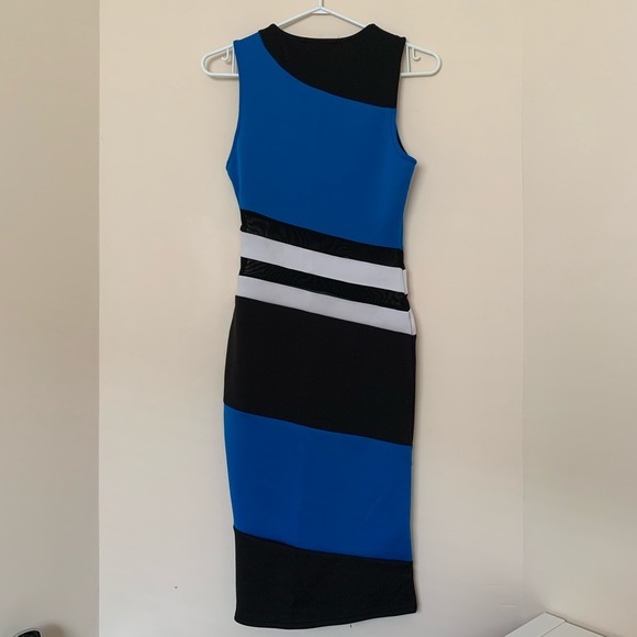 Sleeveless Blue Striped Dress - Picture 2 of 2